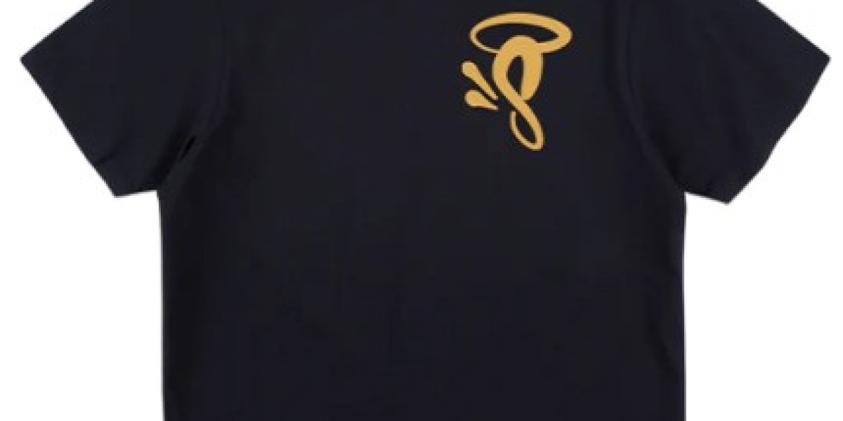 How to Style a Syna World T-Shirt for a Bold Street Look