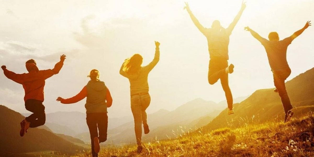 PhotosWeek: Where Every Image Shines with Its Own Unique Story