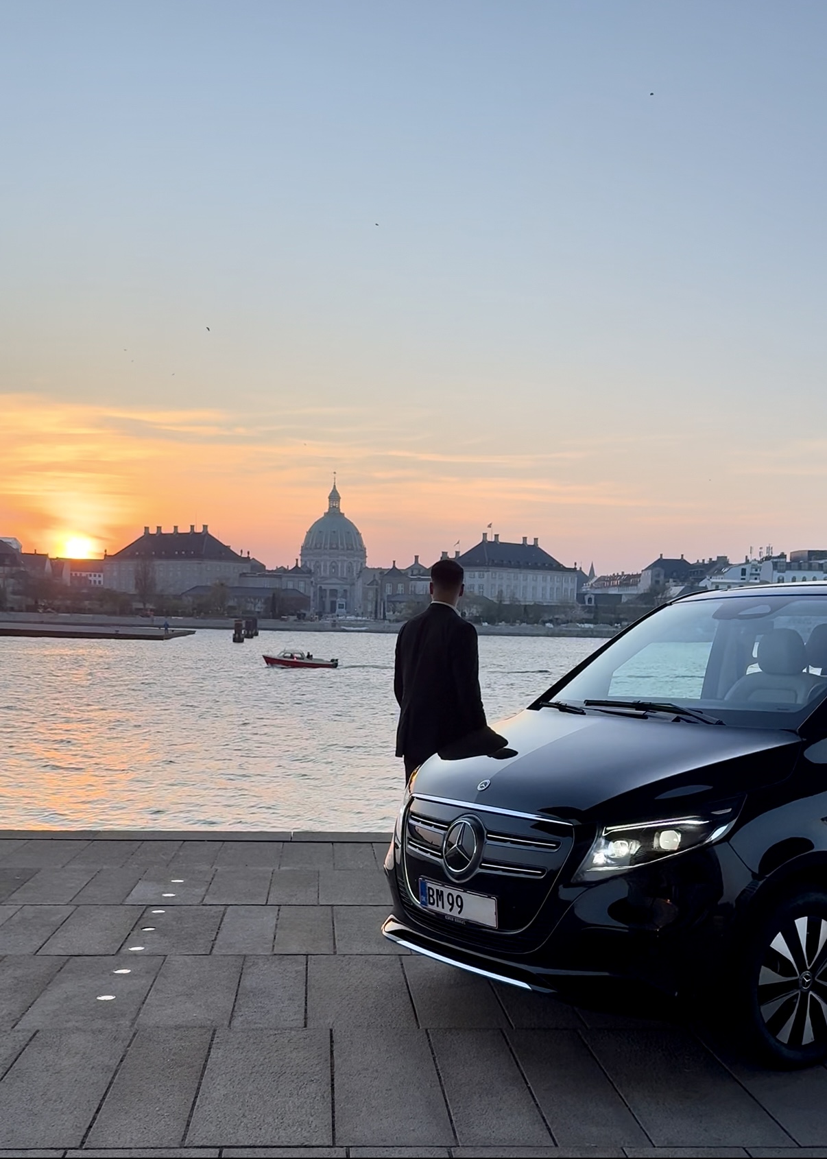 Limousine & concierge service in copenhagen | Makhens Limousine & Concierge
