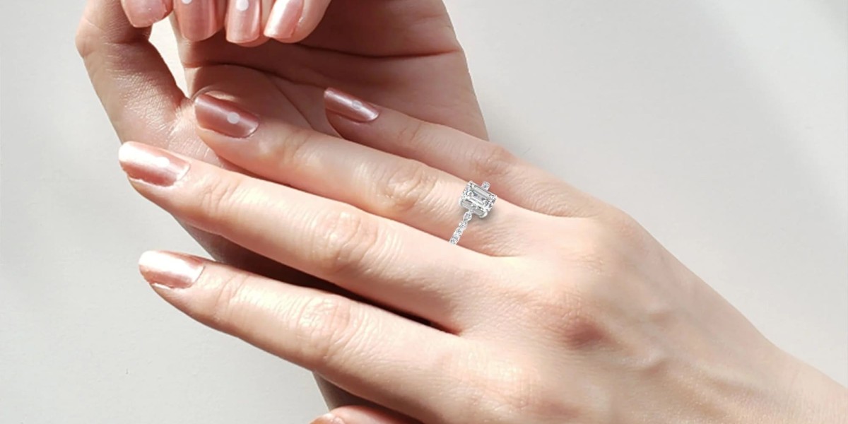 Emerald Cut Engagement Rings Timeless Elegance and Sophisticated Beauty