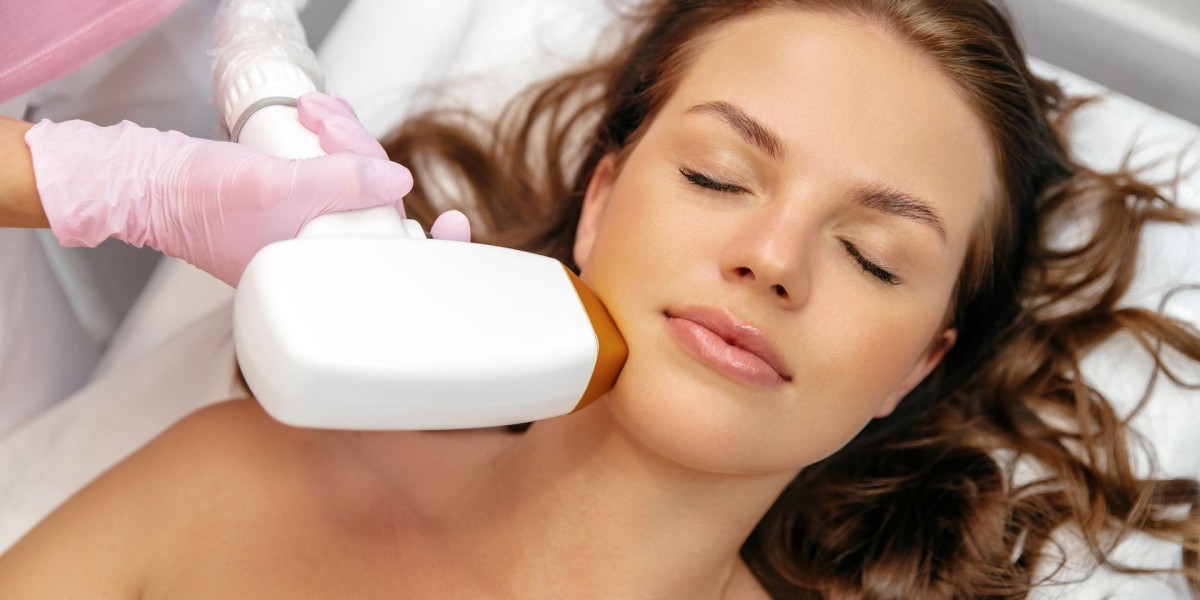 How laser skin resurfacing treatment removes rough patches?