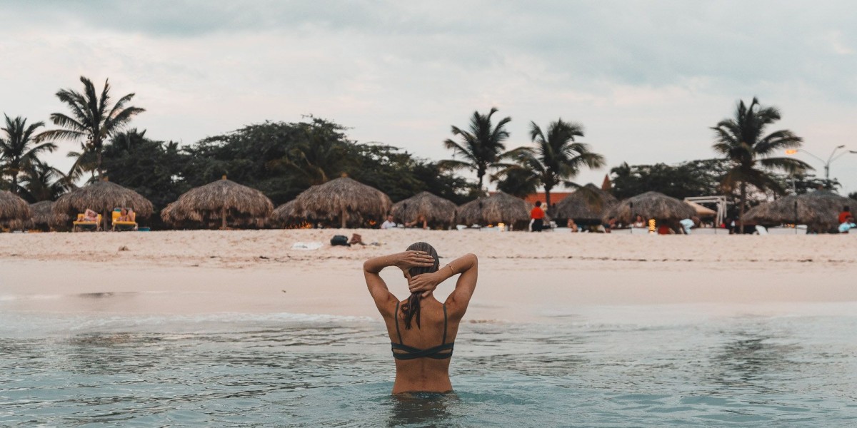 Framing Paradise: The Ultimate Guide to Finding the Best Aruba Photographers