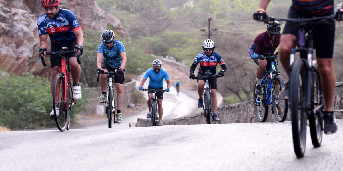 Explore Hidden Gems While Cycling Around Udaipur
