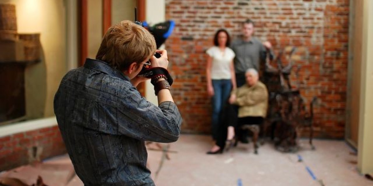 Choosing Family Photographers for Natural and Relaxed Portrait Sessions