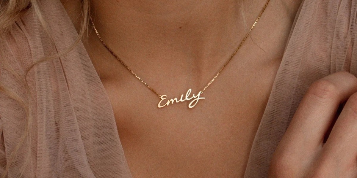 Custom Signature Necklace: The Personalized Jewelry Trend Everyone Is Falling in Love With