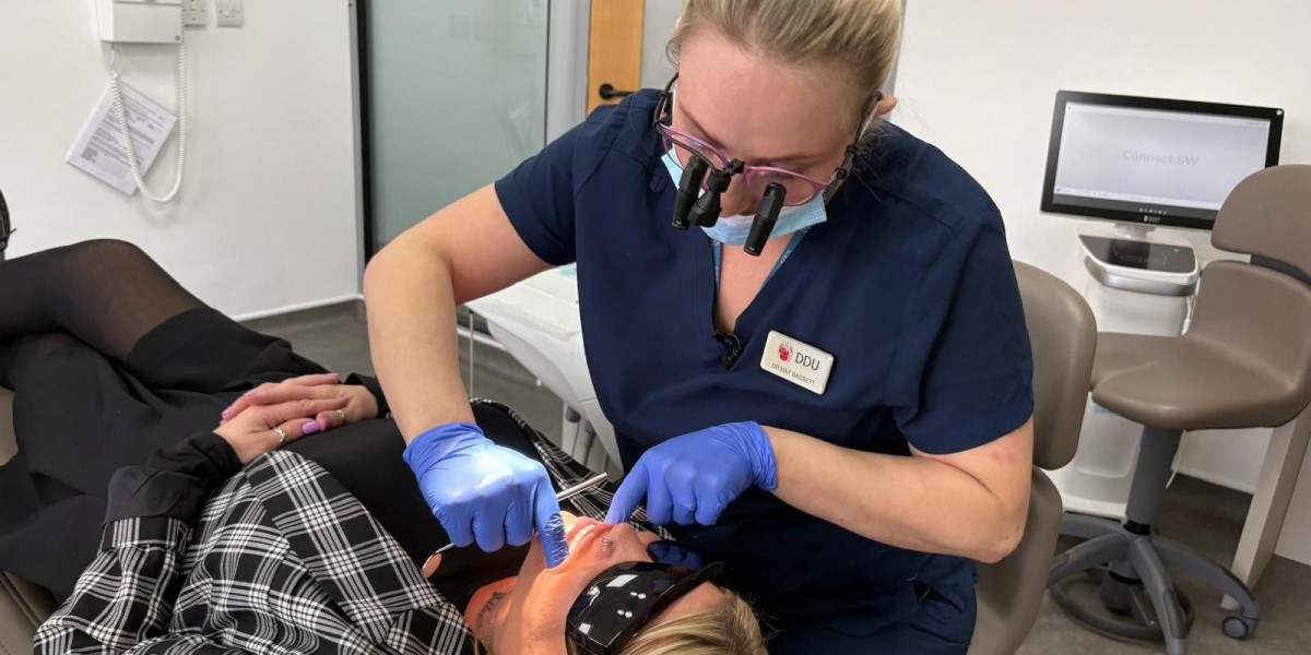 Best Dental Clinic in Dubai for Smile Makeovers
