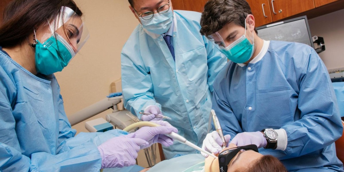 What Services Does a Dental Clinic in Dubai Offer?