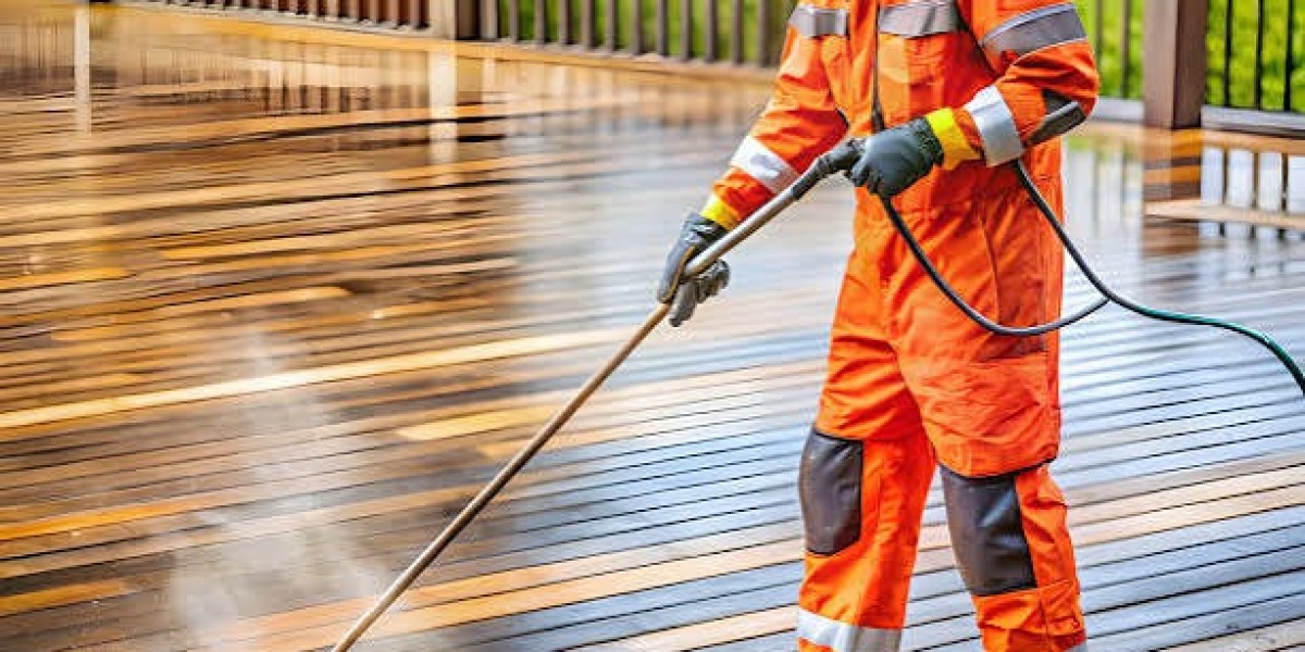 Pressure Washing for Santa Rosa HOAs and Condo Associations